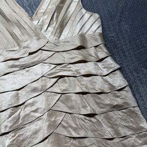 Adrianna Papell Woman 22W Gold Metallic Tiered‎ Cocktail Dress Sleeveless V-Neck